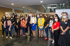 Presidente participa da abertura da exposição de fotografias "Margaridas", promovida pela Procuradoria Especial da Mulher.