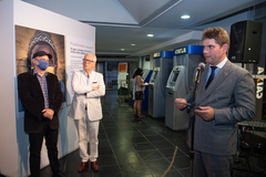 Presidente Márcio Bins Ely participa da abertura da exposição Pandemias, de Luiz Coronel e Eurico Sales.