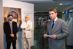 Presidente Márcio Bins Ely participa da abertura da exposição Pandemias, de Luiz Coronel e Eurico Sales.