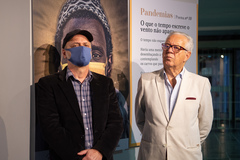 Presidente Márcio Bins Ely participa da abertura da exposição Pandemias, de Luiz Coronel e Eurico Sales.