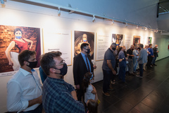 Presidente Márcio Bins Ely participa da abertura da exposição Pandemias, de Luiz Coronel e Eurico Sales.
