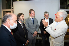 Presidente Márcio Bins Ely participa da abertura da exposição Pandemias, de Luiz Coronel e Eurico Sales.