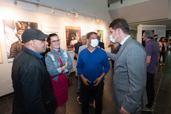 Presidente Márcio Bins Ely participa da abertura da exposição Pandemias, de Luiz Coronel e Eurico Sales.