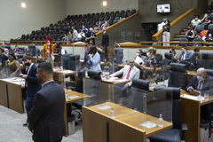 Projeto do governo foi debatido por mais de 4 horas
