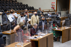 Sessão extraordinária teve caráter semipresencial