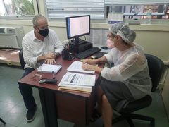 Presidente Idenir Cecchim e médica Rosa Harzheim