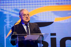 Presidente Idenir Cecchim participa da posse da nova diretoria do Sincor-RS.