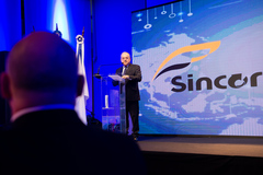 Presidente Idenir Cecchim participa da posse da nova diretoria do Sincor-RS.