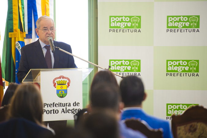 Presidente Idenir Cecchim assume prefeitura de Porto Alegre por 3 dias