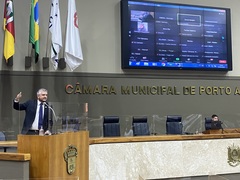 Ramiro falou na tribuna na Câmara nesta segunda-feira, 14 de março. Foto: OAJ