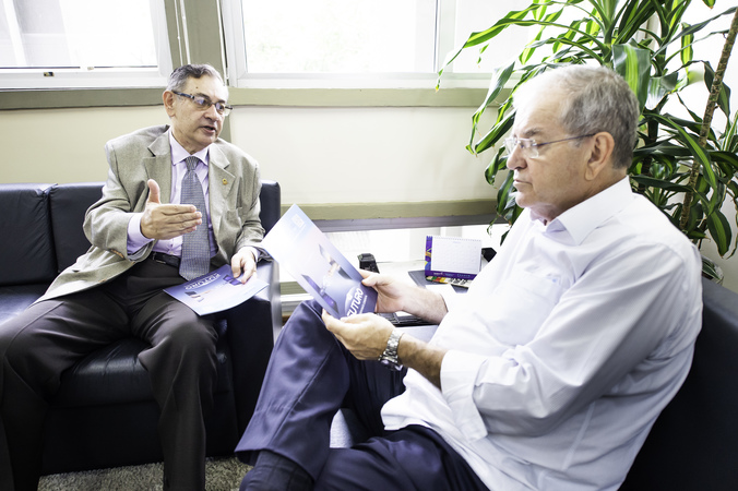 Presidente Idenir Cecchim recebe Roberto Salvo do CORE RS