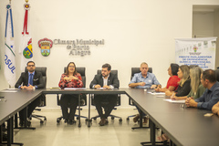 Vereadora Psicóloga Tanise Sabino (PTB) preside a frente lançada hoje