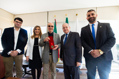 A outorga foi proposta  ainda na legislatura passada, sendo aprovada pelo plenário da Câmara.