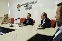 Presidente  da Sicredi União Metropolitana RS, Sr.  Ronaldo Sielichow , apresenta plano de economia local de sua instituição.