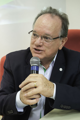 Presidente  da Sicredi União Metropolitana RS, Sr.  Ronaldo Sielichow , apresenta plano de economia local de sua instituição.