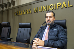 Reunião Conjunta de Comissões. Na foto, vereador Claudio Janta preside andamento dos trabalhos.