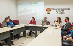 Reunião de Comissão - CECE - (Híbrida) Falta de vagas na educação infantil. Conselheiros Tutelares : Josimara Oliveira, Cléo Teixeira e Maria Inês Bracelos. Mãe Aluno Priscila Baptista.