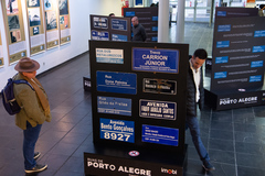 Presidente na exposição "Ruas de Porto Alegre".