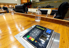 Votação foi realizada na sessão plenária desta quarta-feira