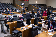 Movimentação em Plenário nesta segunda-feira