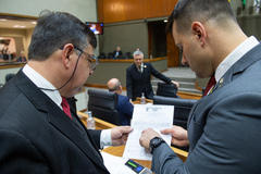 Moção foi aprovada na sessão plenária de hoje