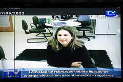 Simone Somensi, da Secretaria Municipal de Habitação, na reunião virtual de hoje de manhã