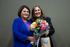 Rosane e Lourdes na entrega do título da mais nova Cidadã de Porto Alegre 