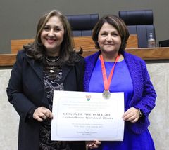 Vereadora Lourdes Sprenger autora da proposta de outorga de Cidadã 