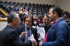 Secretário Cassio Trogildo, da Governança Local, com os líderes da Oposição, Aldacir Oliboni (PT), e da Situação, Cláudio Janta (SD)