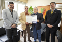 Presidente Idenir Cecchim recebe o senhor Paulo Richter, Diretor da 23ª Edição da CONSTRUSUL e integrantes da equipe.