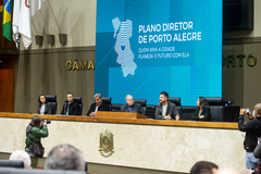 Presidente Idenir Cecchim participa da abertura da exposição interativa: “Diagnóstico POA 2030” - Revisão do Plano Diretor de Porto Alegre.
