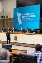 Presidente Idenir Cecchim participa da abertura da exposição interativa: “Diagnóstico POA 2030” - Revisão do Plano Diretor de Porto Alegre.