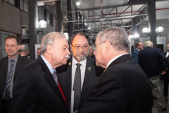 Na foto com o novo presidente do sindicato, Arildo Bennech Oliveira, e o presidente da Fiergs, Gilberto Porcello Petry 
