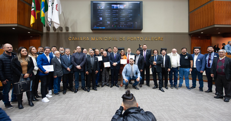 Homenagem aos Corretores de Imóveis pelo transcurso da comemoração dos 60 anos da Lei 4.116 que dispõe sobre a regulamentação do exercício da Profissão de Corretor de Imóveis
