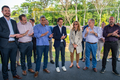 Presidente Idenir Cecchim prestigia cerimônia de entrega da obra de extensão da Rua Anita Garibaldi.
