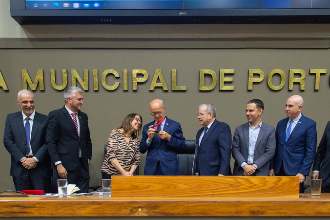 Sessão Solene de Outorga do Título de Cidadão de Porto Alegre ao senhor Vilson Nailor Noer