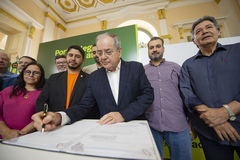 Cecchim e vereadores na sanção da lei hoje de manhã 