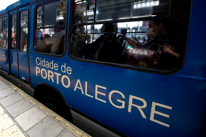 Centro de Porto Alegre. Ônibus. transporte público. Mobilidade Urbana.