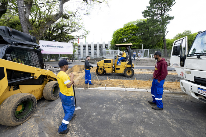 Reformas na fachada da Câmara Municipal e no acesso frontal