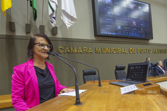 Vereadora Aninha do IAPI na tribuna