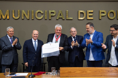 Sessão solene de outorga do título de Cidadão Emérito de Porto Alegre a Eugênio Pretto Correa.
