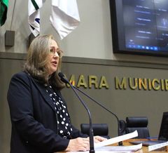 Vereadora Lourdes Sprenger no Plenário Otávio Rocha
