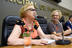 Dercy Furtado em cerimônia na Câmara em 2017