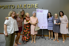 Vereadoras receberam as convidadas especiais da sessão 