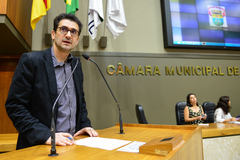Secretário Adriano de Brito