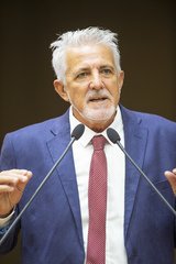Comasseto vai ocupar vaga de Leonel Radde