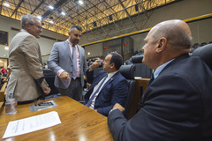 Vereadores em Plenário na sessão desta quarta-feira