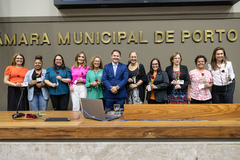 Presidente Hamilton Sossmeier faz homenagem às vereadoras por ocasião do Dia Internacional das Mulheres.