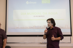 Vereadores da Cosmam fazem visita ao DMAE, na estação de tratamento de água Moinhos de Vento. Na foto, vereador Aldacir Oliboni
