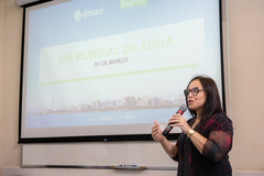 Vereadores da Cosmam fazem visita ao DMAE, na estação de tratamento de água Moinhos de Vento. Na foto, vereadora Claudia Araújo